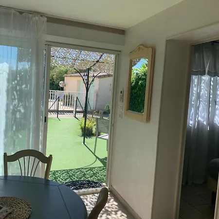 Mas Saint-Ange Bed & Breakfast Lunel  Room photo
